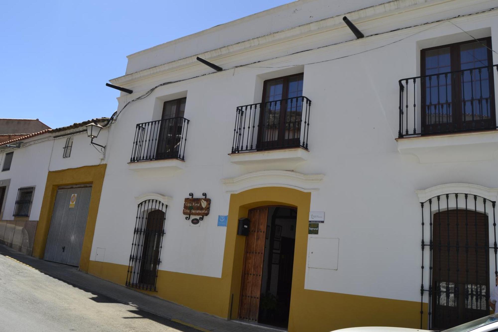 Casa Rural Tita Sacramento Hornachos Kültér fotó